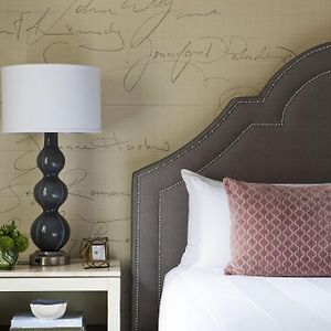 Deluxe One-Bedroom King Suite